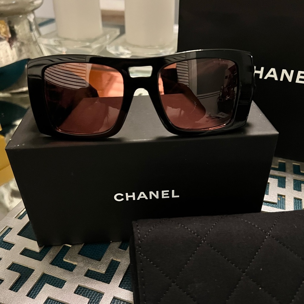 CHANEL Black and Red Sunglasses